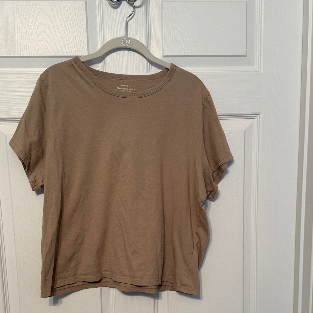 Abercrombie & Fitch tan skimming tee